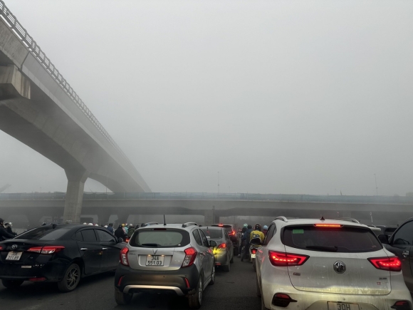 4 La Lam Hinh Anh Ha Noi Chim Trong Suong Mu Day Dac Nhu O Sa Pa Hay Da Lat