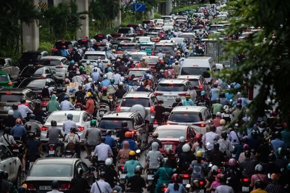 1 Tac Duong O Ha Noi Day Tu 5h Di Bieu Qua Le Let Ngay 8 Tieng Tren Duong