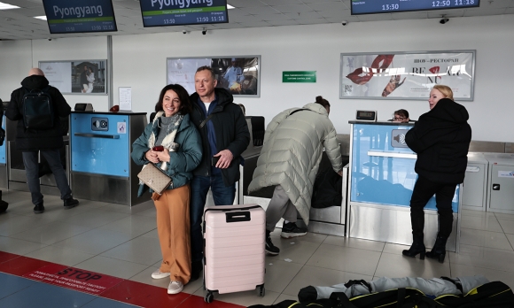 1 Trieu Tien Don Du Khach Nuoc Ngoai Dau Tien Sau Nhieu Nam