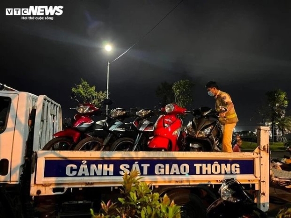 3 Vi Pham Nong Do Con Co Giao Noi Di Hop Lop Chi Uong Nua Lon Bia Pha Nuoc Loc