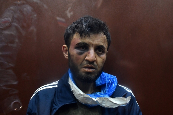 2 4 Nghi Pham Tan Cong Nha Hat Nga Trinh Dien Toa An