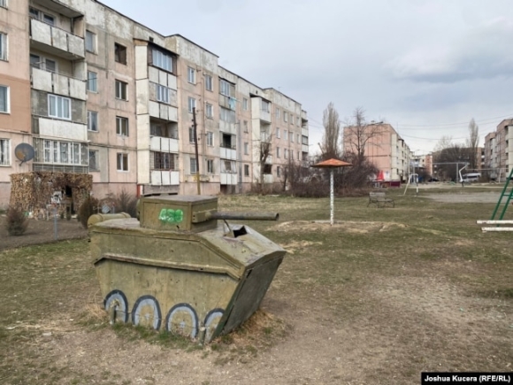 3 Can Cu Quan Su Nga O Armenia Truoc Mat Bao Dia Chinh Tri