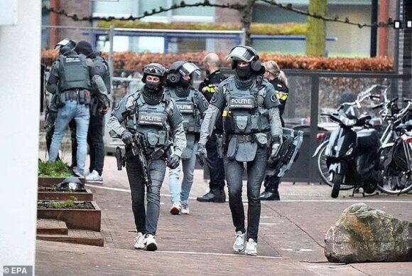 1 Dieu Chuyen Gia Chat No So Tan 150 Ho Gia Dinh De Doi Pho Vu Bat Coc Con Tin Tai Ha Lan