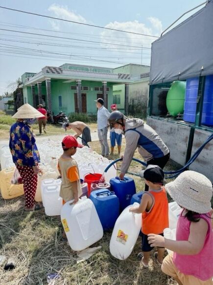 2 Mien Tay Khat Nuoc Gio Con Quy Hon Vang