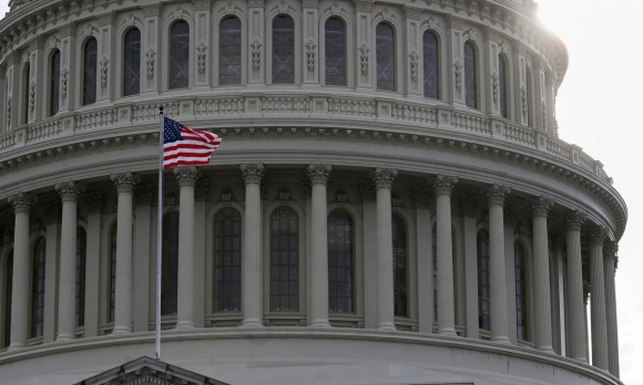 1 My Gia Han Dao Luat Tinh Bao Gay Tranh Cai