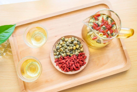 Uống những trà này giúp bệnh cao huyết áp, lipid máu và lão thị đều thuyên giảm