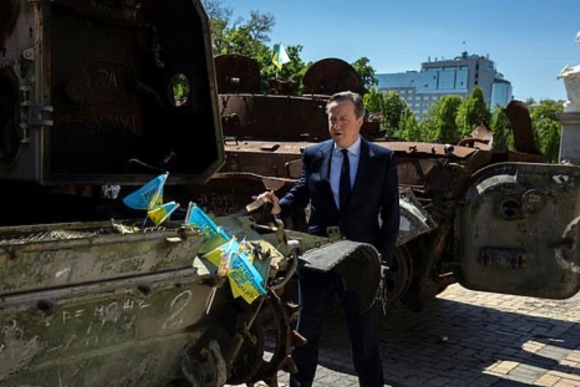 1 Anh Ung Ho Ukraine Tan Cong Cac Muc Tieu Ben Trong Nga