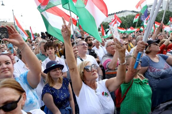 1 10000 Nguoi Bieu Tinh Phan Doi Thu Tuong Orban O Hungary