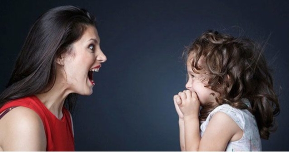 2 Cha Me Soc Khi Xem Anh Chup Nao Dua Tre 3 Tuoi Hay Bi La Mang Tien Si Harvard Chi Ra He Luy Tieu Cuc Khi Ky Luat Tre Bang Loi Noi