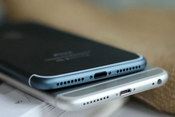 Lỗ tròn nhỏ dưới đáy điện thoại có công dụng gì?