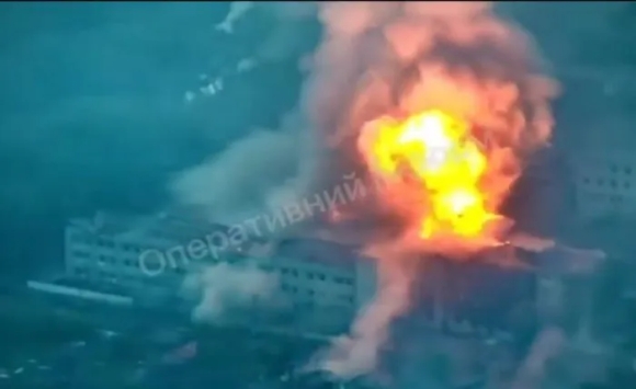 1 Khong Quan Ukraine Tan Cong Du Doi Vovchansk F 16 Da Xuat Kich