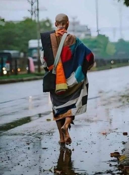 2 Ong Minh Tue Di Tu De Lam Gi