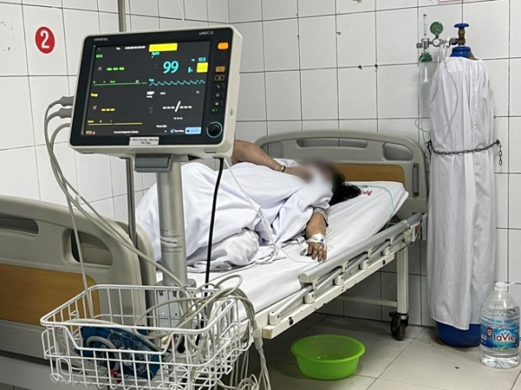 2 Cap Vo Chong Song Sot Than Ky Nho Tron O Noi Cam Ky Khi Co Chay Vi Sao Thoat Nan