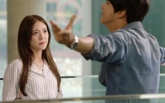 Chồng hay bình phẩm về ngoại hình phụ nữ trước mặt tôi