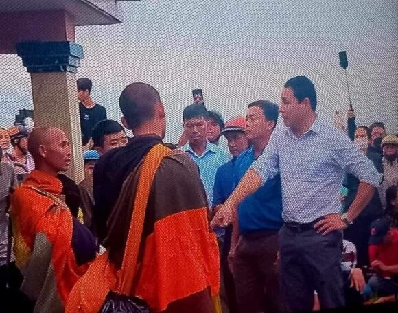 Văn hoá ứng xử của quan chức!