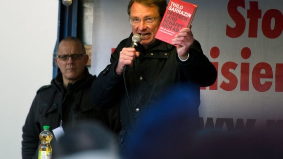 5 Vu Tan Cong Bang Dao O Duc Nguoi Dan Ong Bi Ban Sau Khi Dam Canh Sat Trong Cuoc Tan Cong Dien Cuong Tai Su Kien Cuc Huu O Mannheim