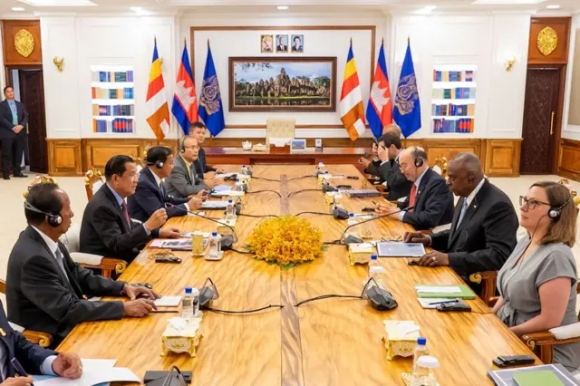 1 My Ve Van Campuchia Tuyen Bo Khong Muon Bi Loi Keo