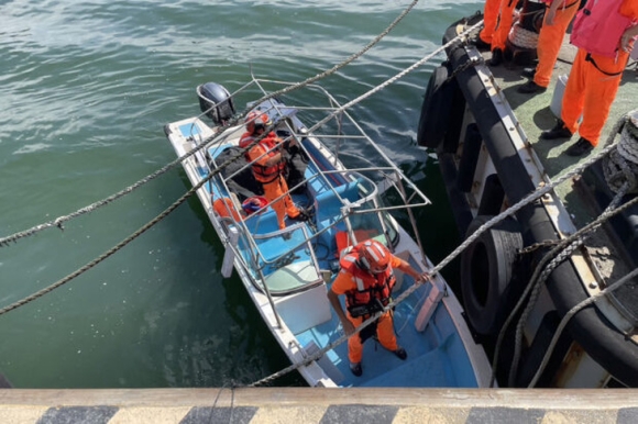 1 Trung Quoc Noi Se Trung Phat Nguoi Tron Sang Dai Loan