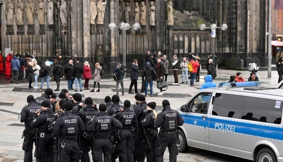 1 Duc Se Truc Xuat Nguoi Nuoc Ngoai Co Hanh Vi Tan Duong Khung Bo