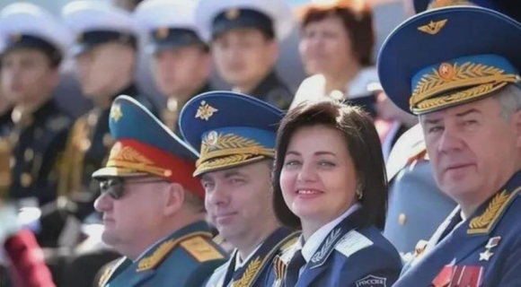 2 Dang Sau Vu Viec Cuu Thu Truong Quoc Phong Nga Om Tien Tron Sang Phap