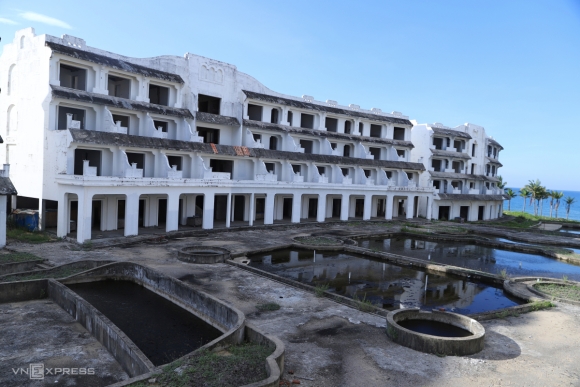 6 Hang Loat Resort O Vinh Lang Co Bo Hoang