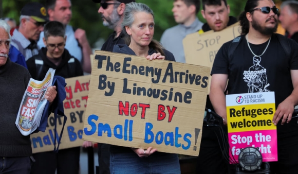 1 Hang Ngan Nguoi Anh Xuong Duong Lam La Chan Song Bao Ve Nguoi Nhap Cu