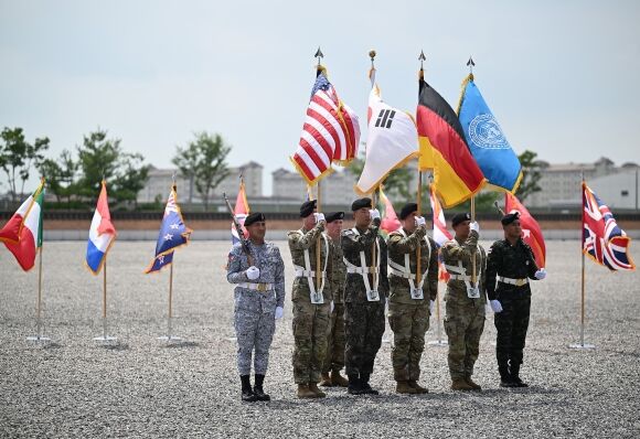 2 Trieu Tien To Duc Giup My Thanh Lap Nato Chau A