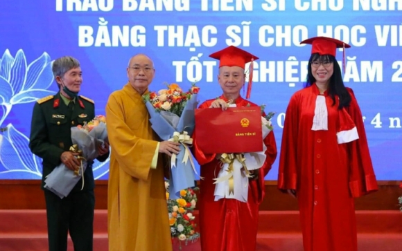 1 Truong Dai Hoc Luat Ha Noi Noi Gi Ve Truong Hop Ong Vuong Tan Viet Chua Co Bang Cap 3