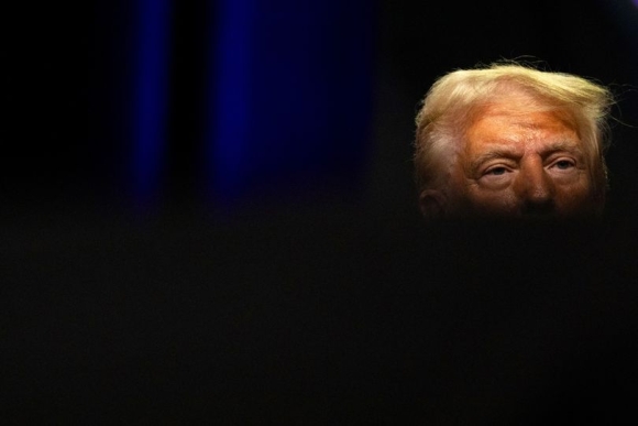 1 Dung De Cap Den Trump   Cach Cac Dang Vien Cong Hoa Co Gang Thu Hut Cu Tri Nu