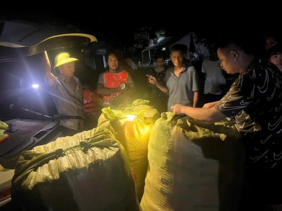 Ngồi lại, thương nhau...