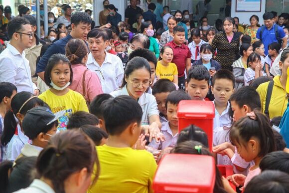 4 Gan 1000 Nguoi Dan Da Nang Duoc Kham Benh Cap Thuoc Mien Phi