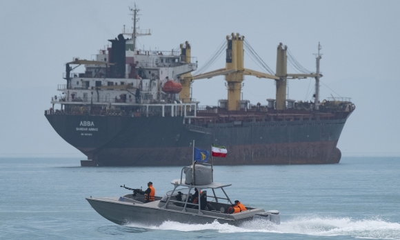 1 Eo Bien Hormuz At Chu Bai Cua Iran Trong Xung Dot Trung Dong