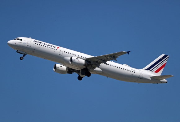 1 Phi Co Phap Bay Qua Iraq Khi Iran Tap Kich Ten Lua Vao Israel