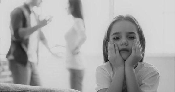 3 kiểu nói chuyện độc hại, âm thầm phá nát mối quan hệ gia đình, kìm hãm sự phát triển của con cái: Không ít gia đình phạm phải!