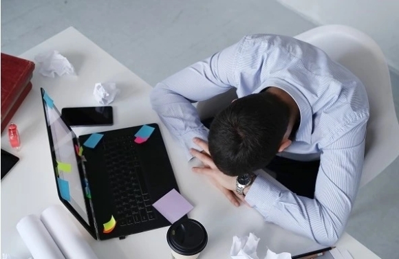 Bố mẹ muốn tôi bỏ công việc 30 triệu ở thành phố về quê làm 15 triệu nhưng gần nhà