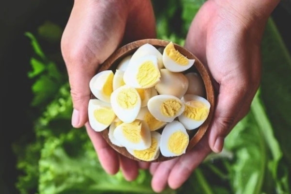 Loại trứng chưa đến 1.000 đồng, cực dễ mua ở chờ Việt lại bổ ngang "nhân sâm"