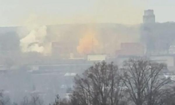 1 Ukraine Tuyen Bo Tan Cong Bang Uav Nham Vao Nha May Hoa Chat Cua Nga