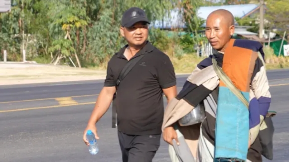 2 Doan Su Minh Tue Tam Dung Bo Hanh Ong Bau Suyt Bi Thay The Noi Bo Bat Dong