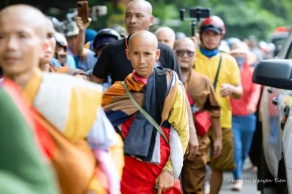 3 Doan Su Minh Tue Tam Dung Bo Hanh Ong Bau Suyt Bi Thay The Noi Bo Bat Dong