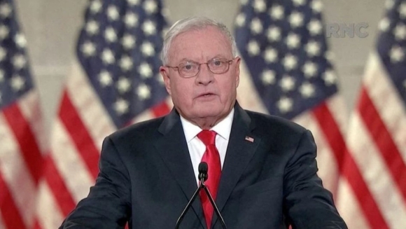 1 Dac Phai Vien Cua Ong Trump Bat Dau Noi Loi Cung Ran Voi Moscow