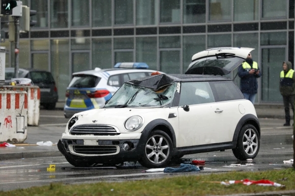 1 Vu Lao Xe Vao Dam Dong O Thanh Pho Munich Duc Hai Nan Nhan Da Tu Vong