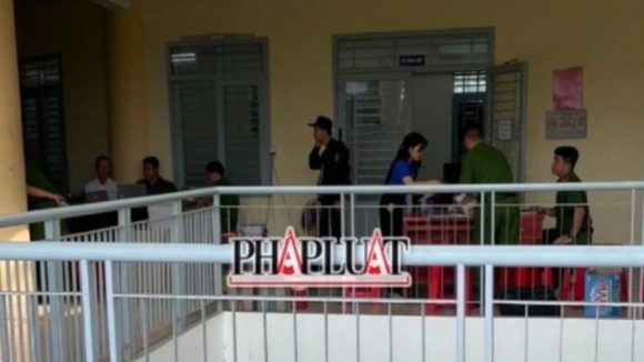 1 Dong Nai Nhieu Nguoi O Trung Tam Phat Trien Quy Dat Huyen Long Thanh Bi Bat