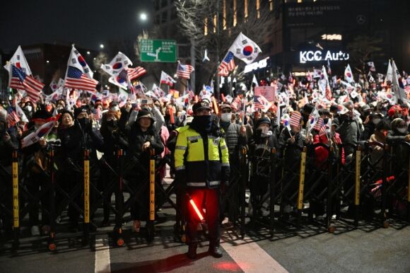 1 Canh Sat Han Quoc Chuan Bi Kich Ban Xau Nhat Truoc Phan Quyet Luan Toi Ong Yoon