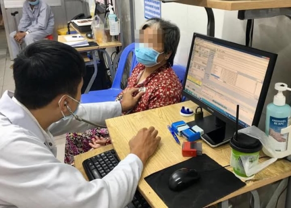 1 Ba Sau Ve So Khong Tien Khong Bao Hiem  Nhung Van Duoc Cuu Song