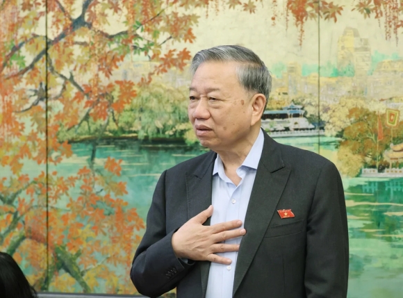 Mọi chính sách thúc đẩy sự phát triển đều phải thẫm đẫm lòng yêu thương, tôn vinh nòi giống!