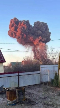 2 Cuoc Dien Dam Trump   Putin That Bai Ukraine Tan Cong San Bay Chien Luoc Lua Chay Ngut Troi Tai Can Cu Quan Su Nga