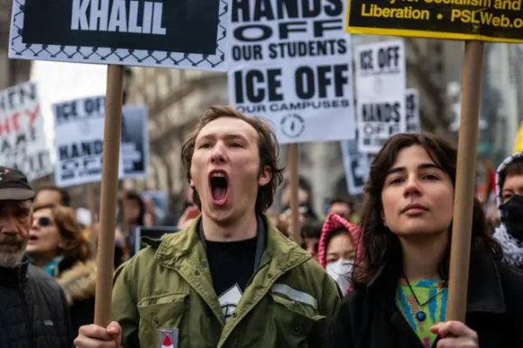 3 Hang Ngan Dac Vu My Di Lung Suc Bat Nguoi Nhap Cu Theo Lenh Cua Trump