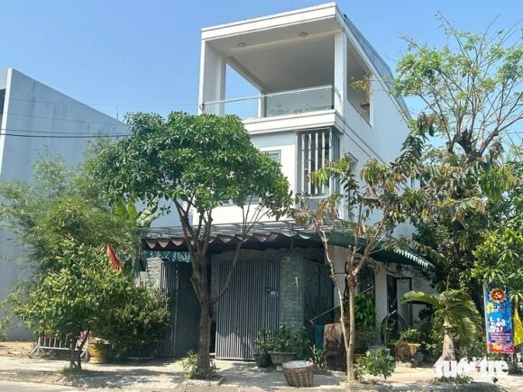 1 Co Giao O Tphcm Bong Dung Lam Giam Doc O Da Nang Bi Cam Xuat Canh Vi No Thue