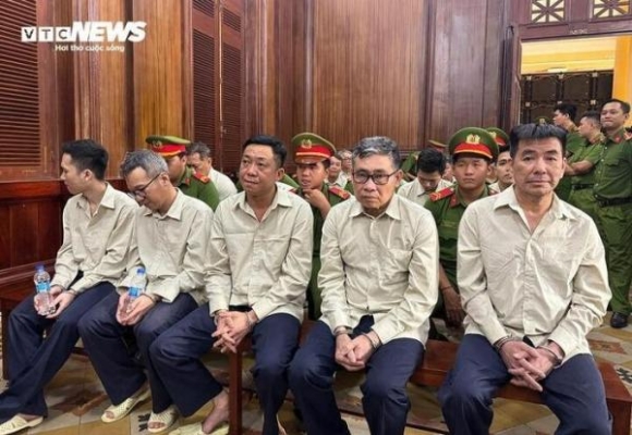 1 Xet Xu Cuu Chu Tich An Giang Cam Tien Nang Do Tiep Tay Khai Thac Cat Lau