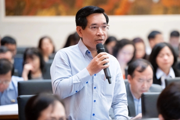 1 Dai Bieu Goi Y Dot The Visa Cho Nguoi Am Thay Vi Dong Vang Ma